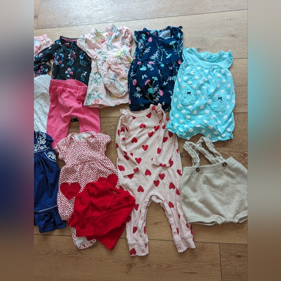 6-9M girls Lot Outfits Rompers Dresses Baby 9m Hearts Velvet Cat & Jack Ruffles - Picture 3 of 3